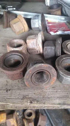 Porcas pra roda de caminhão