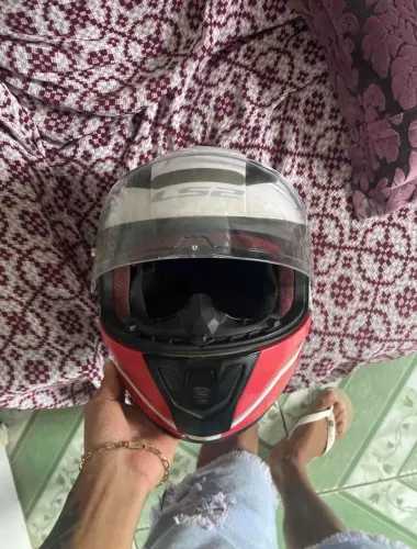 Vendo esse capacete ls2 tamanho 58