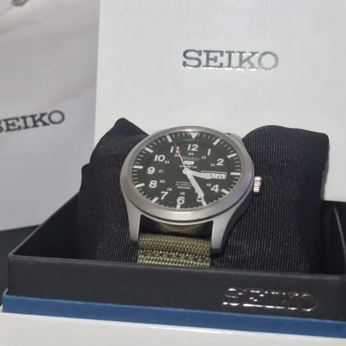 SEIKO 5 MILITAR