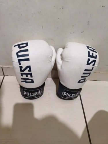 VENDO LUVA 14oz EM PERFEITO ESTADO COM 1 mês de uso