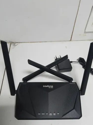 Roteador Intelbras Wi-firce W6-1500 Wi-fi 6 dual Band Gigabit 4 antenas