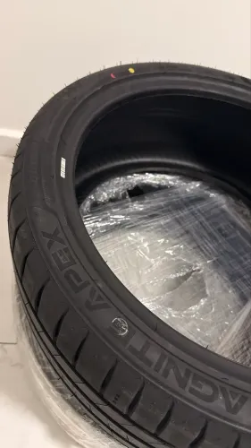 Pneus 245/35 R19 novos o par