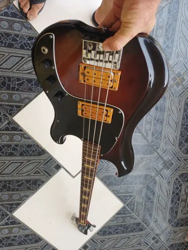 Baixo ária anos 80 top