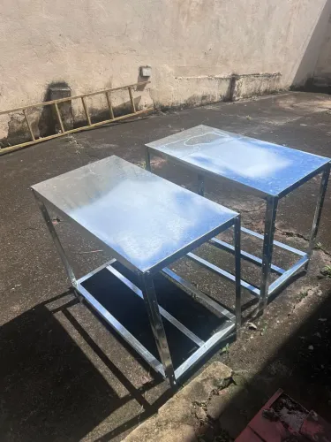 2 Mesas Industriais em Aço Galvanizado 90x50x85cm - NOVA
