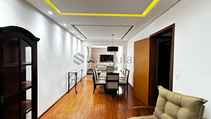 APARTAMENTO DE TRÊS QUARTOS E UM ESCRITÓRIO
