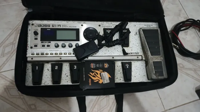 Pedaleira Boss Gt10