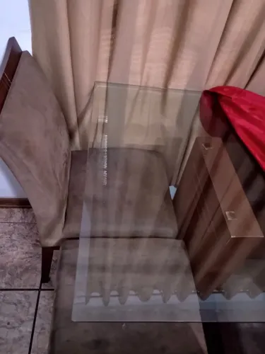Mesa de jantar (vidro)