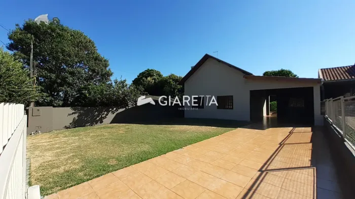 Casa semi-mobiliada com excelente sobra de terreno no JARDIM EUROPA, TOLEDO - PR