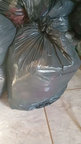 Saco com roupas para bazar