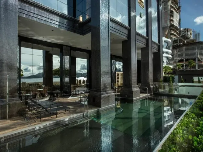LINDÍSSIMO APARTAMENTO FRENTE MAR DE ALTO PADRÃO, COM 4 SUÍTES NA BARRA SUL EM BALNEÁRIO C