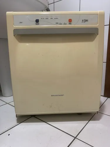 MÁQUINA DE LAVAR LOUÇA 