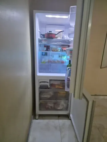 Ve do geladeira Panasonic