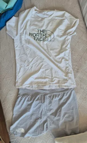 The north face fligth series camiseta e shorts conjunto