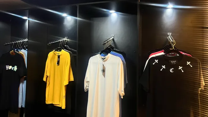 Móveis para loja de roupas + Estoque