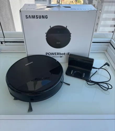 Samsung Robô Aspirador 2 em 1 Preto VR5000RM Aspira e Passa Pano com Wi-Fi - Bivolt