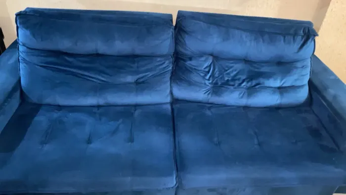 vende-se esse sofá, de 2m.50 retrátil reclinável, 6 mês de uso 