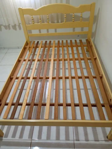 Cama de casal madeira maciça