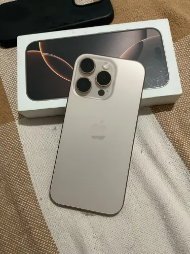 iPhone 15 Pro e iPhone 16 Pro