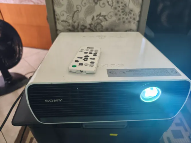 Projetor Sony VPL-EX100 - XGA 2300 Lumens (Excelente Estado)