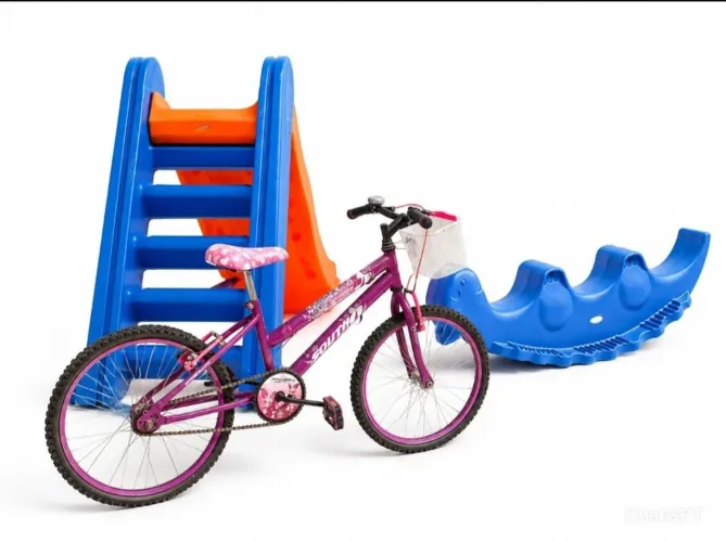 Kit brinquedos: escorrega, gangorra e bicicleta aro 20
