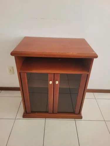 Ótimo rack para tv