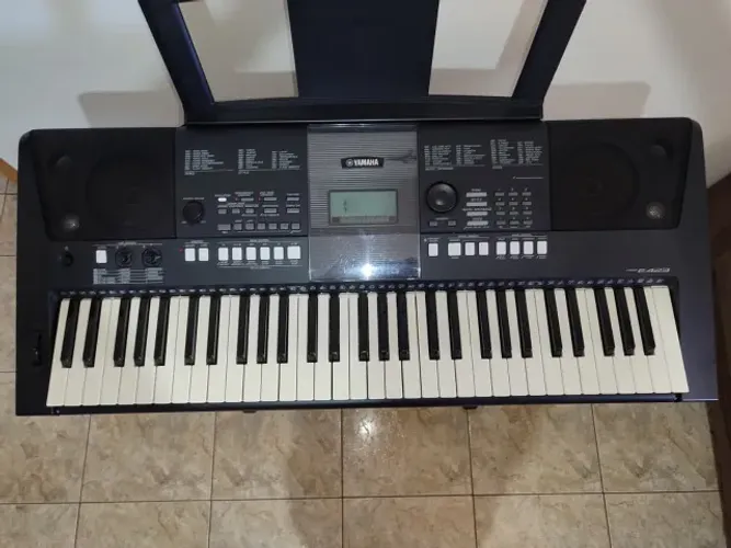 Teclado Yamaha PSR-E423