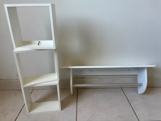 Vendo quadrinhos decorativos e prateleira para quarto infantil