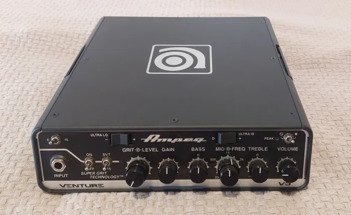Ampeg Venture V3 Amplificador Baixo 300W