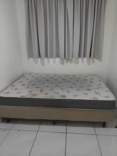 Cama casal ( box + colchão)