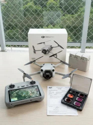 Seminovo DJI Mini 4 Pro Fly More Combo + RC 2 + Freewell + NF