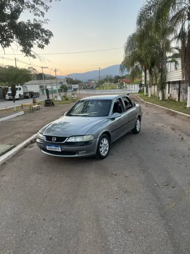 Chevrolet Vectra CD 2.2 16V / 2.0 16V Mec./aut. 1998