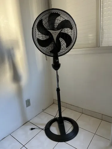 (Pouco usado) Ventilador de Coluna Mega turbo Britânia