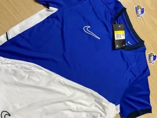 Conjunto Nike academy 25