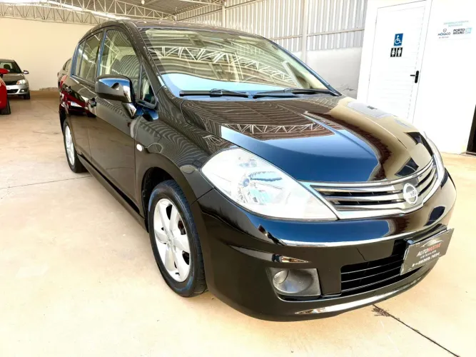 Nissan Tiida SL 1.8/1.8 Flex 16V Mec. 2013