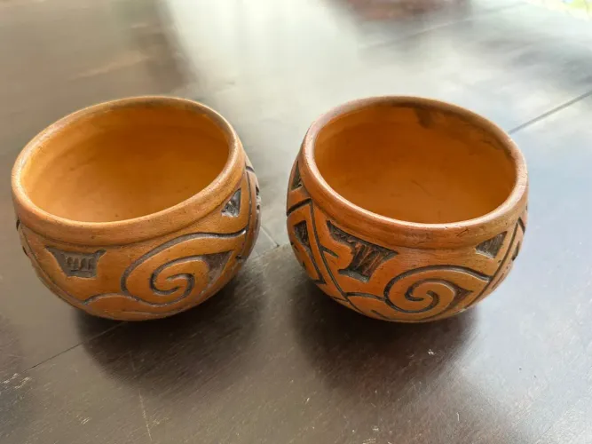 CONJUNTO DE CERÂMICA ARTESANAL BRASILEIRA - 4 PEÇAS