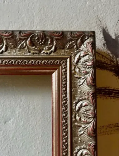 Moldura provençal italiana clássica com vidro 62 x 43 