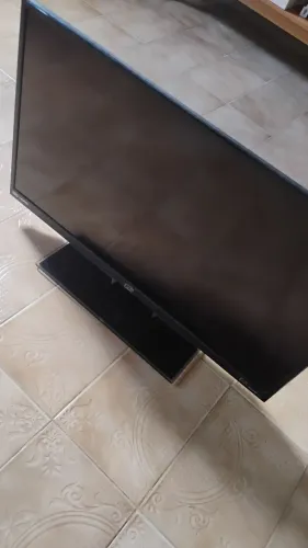TV Semp Toshiba 32 polegadas para Retirada de Peças ou Conserto (tela não liga)