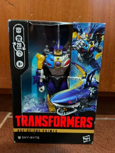 Transformers Age of The Primes Voyager Class: Sky-Byte