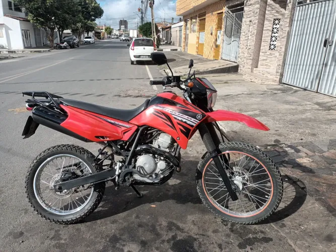 Xtz lander 2013 bem conservada