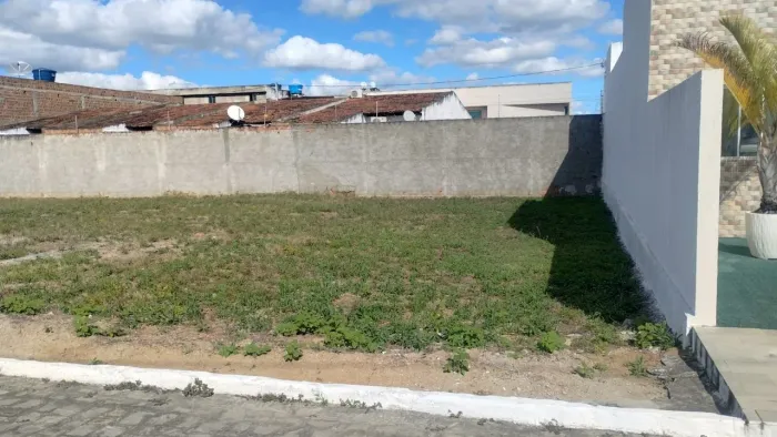 2 terreno medindo 10×20 cada um