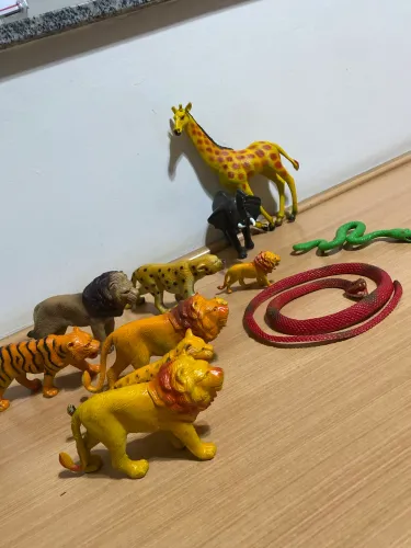 Lote brinquedos de animais selvagens