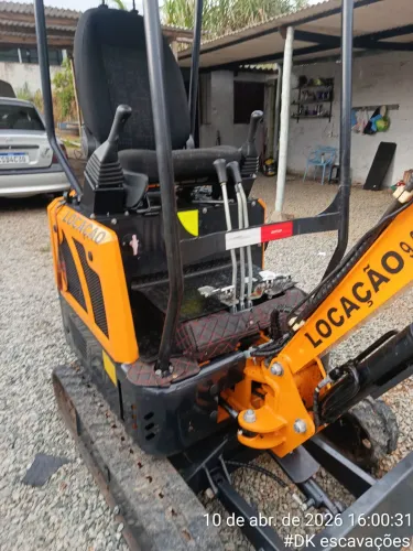 Vende-se Mini escavadeira Hig top 15 S