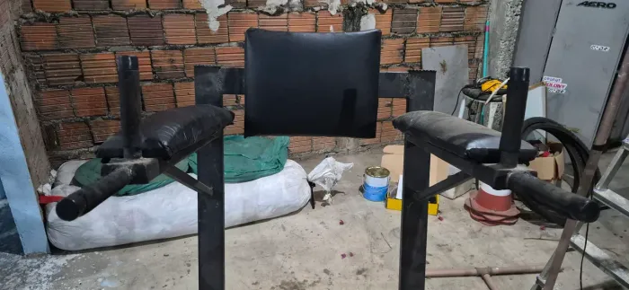 Paralela abdominal de fabricação caseira.