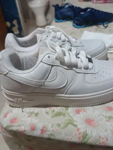 Tênis branco feminino
