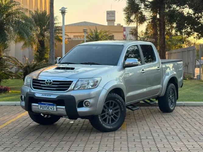 Toyota Hilux CD SRV D4-d 4X4 3.0 TDI Diesel AUT 2015