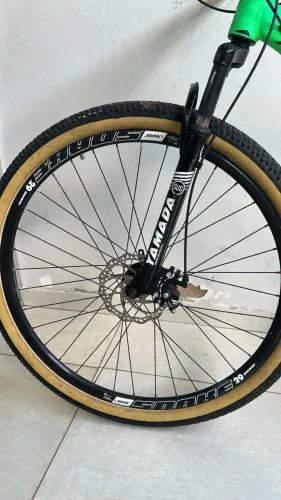 Bicicleta aro 29 com freio a disco