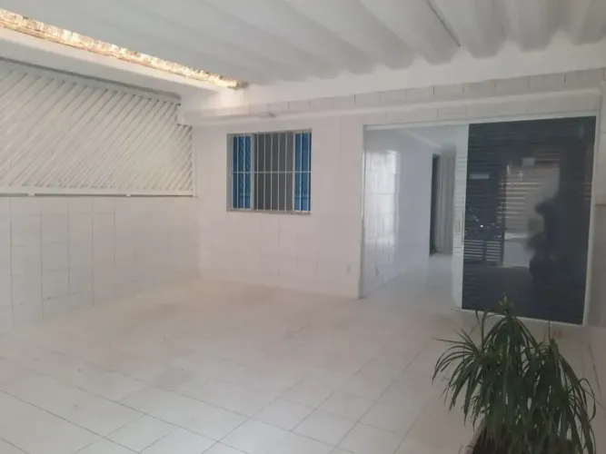 Imóvel para aluguel possui 100 metros quadrados com 2 quartos em Tupi - Praia Grande - SP