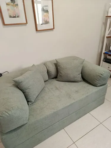 Sofá cama em bouclê NÃO FOI USADO