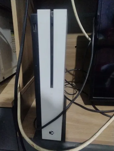 Xbox One S 1TB Branco + Controle Original + 2 Jogos