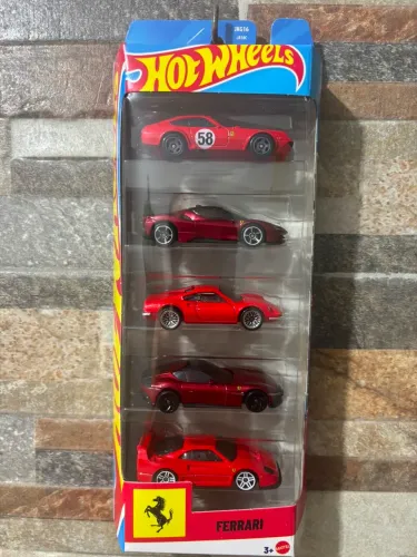 Pack hotwheels 5 ferrari lacrados